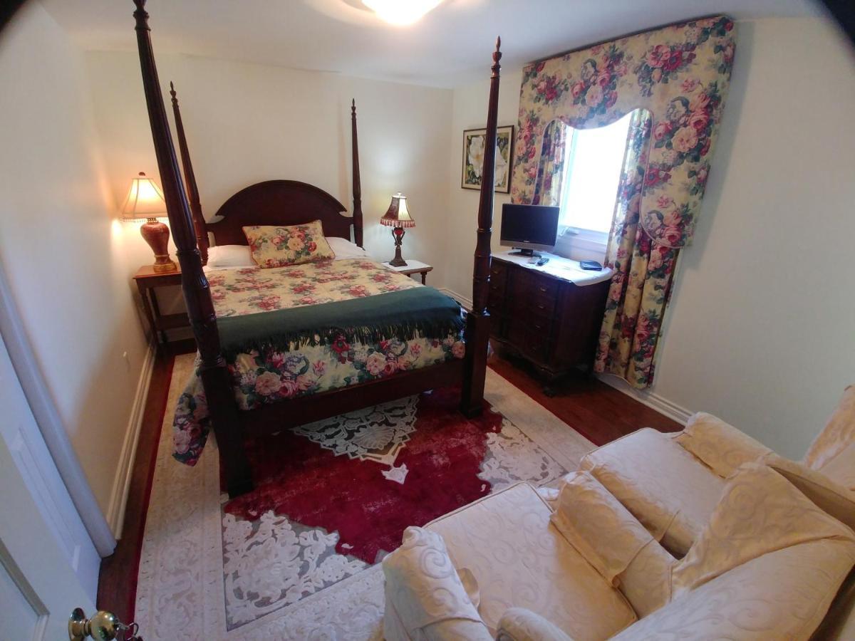 Twiningretreat Bed & Breakfast Niagara-on-the-Lake ภายนอก รูปภาพ