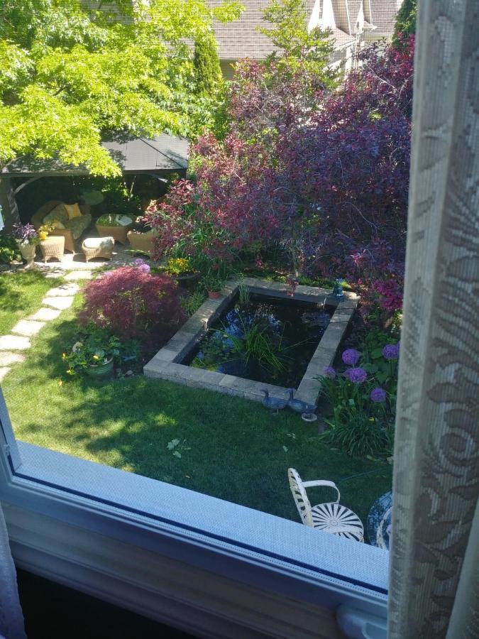 Twiningretreat Bed & Breakfast Niagara-on-the-Lake ภายนอก รูปภาพ