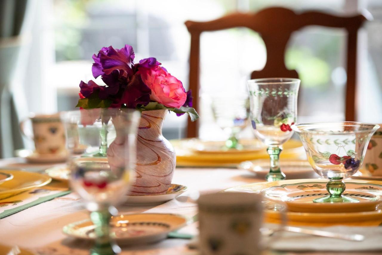 Twiningretreat Bed & Breakfast Niagara-on-the-Lake ภายนอก รูปภาพ